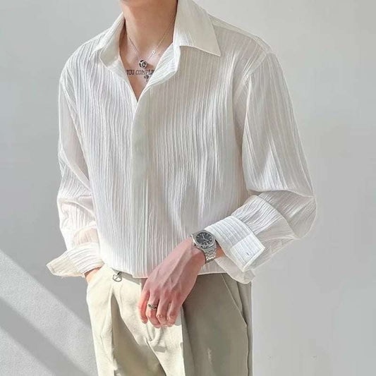 Men's white long-sleeved pleated dress shirt with loose Korean style, casual and formal use